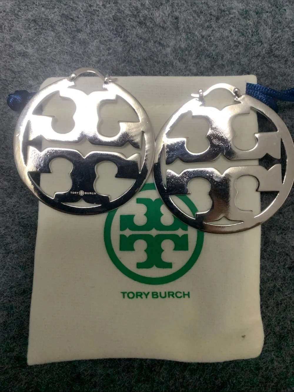Tory Burch Polished Silver-Tone Cutout Logo Drop Earrings
